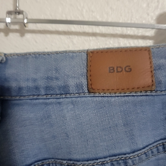BDG Super High rise twig jeans with distressing size 28 - Picture 9 of 13